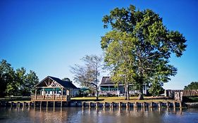 A Chateau On The Bayou Bed & Breakfast